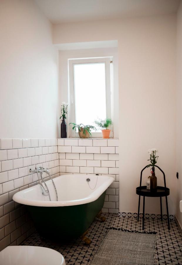 Kiki & Luky Family Apartment By Prague Castle Buitenkant foto