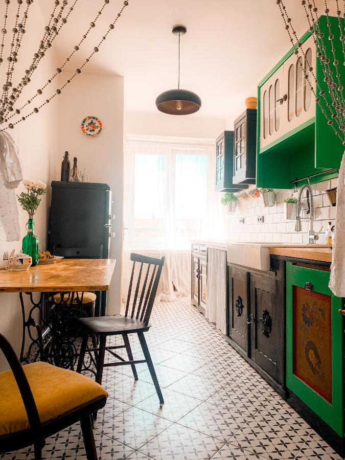Kiki & Luky Family Apartment By Prague Castle Buitenkant foto
