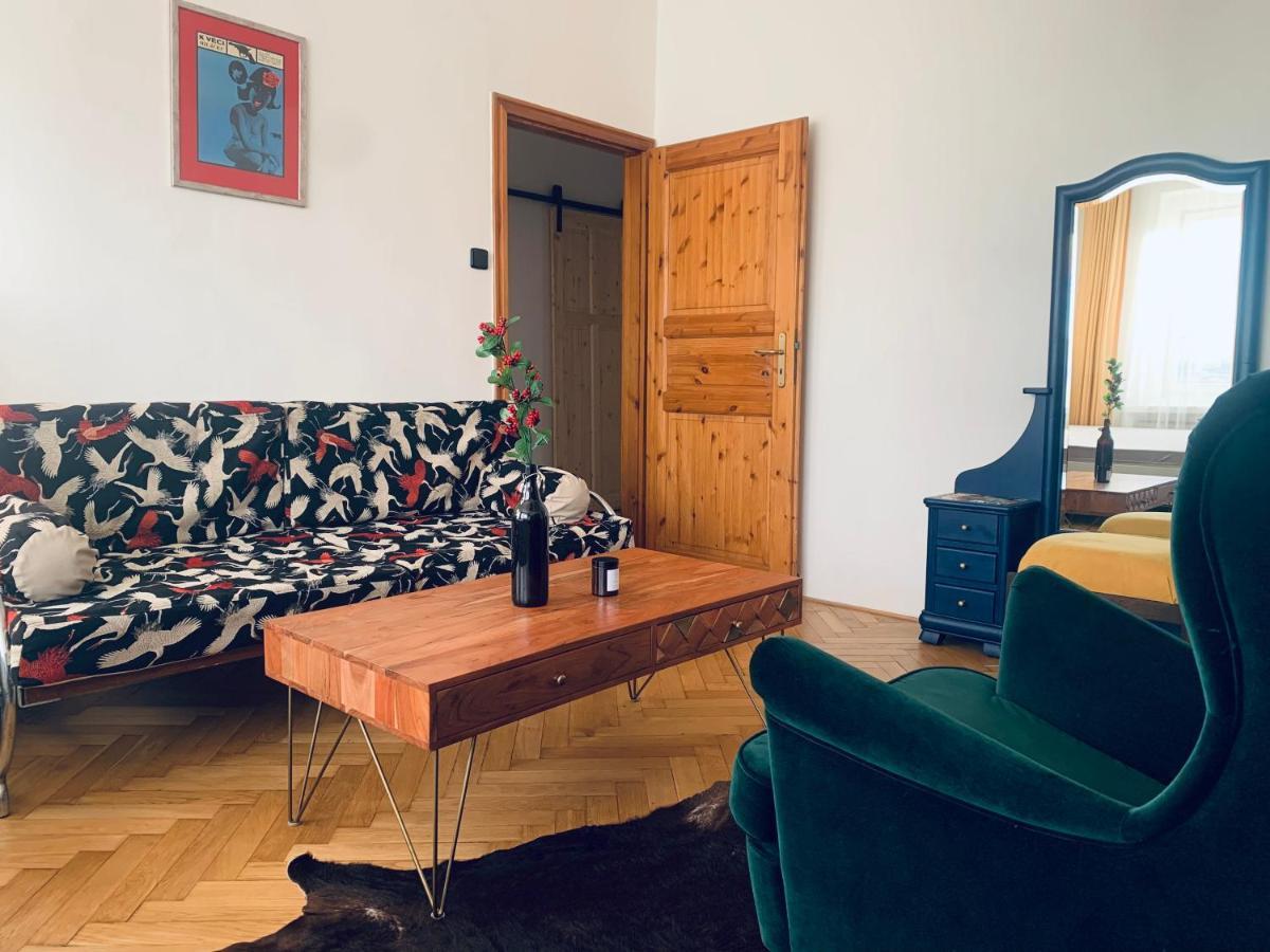 Kiki & Luky Family Apartment By Prague Castle Buitenkant foto